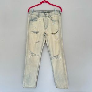 American Eagle acid wash tomgirl jean